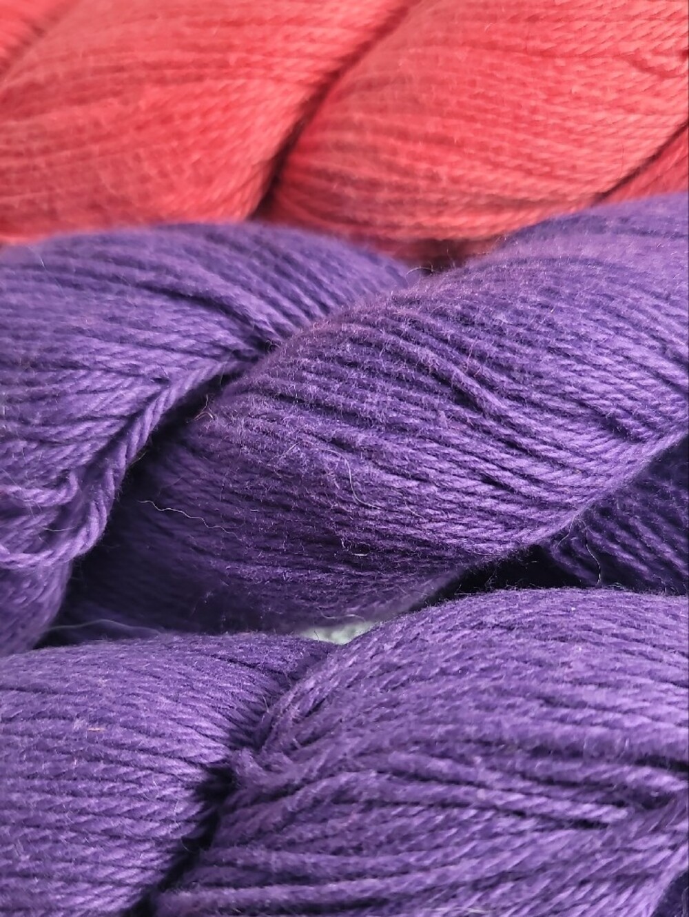 SugarBush Cabot Yarn 4 Skeins 2 Coral, 2 Purple. NWT - Picture 5 of 8